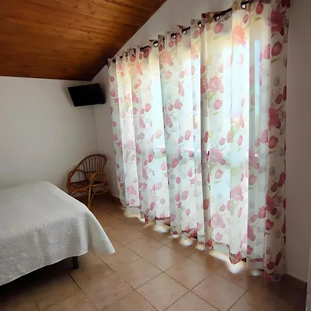 Chalet De 2 Plantas Con Jardin, Piscina, Wifi Y Parking Privado - Es-180-314 *