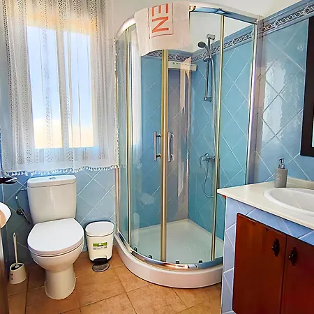 Chalet De 2 Plantas Con Jardin, Piscina, Wifi Y Parking Privado - Es-180-314 *