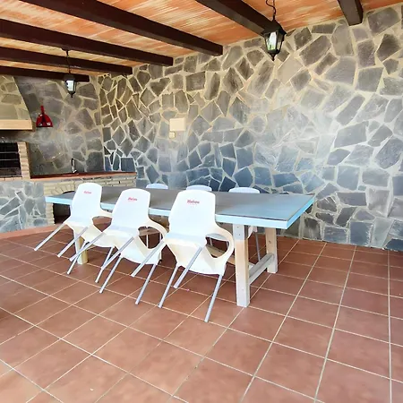 Chalet De 2 Plantas Con Jardin, Piscina, Wifi Y Parking Privado - Es-180-314