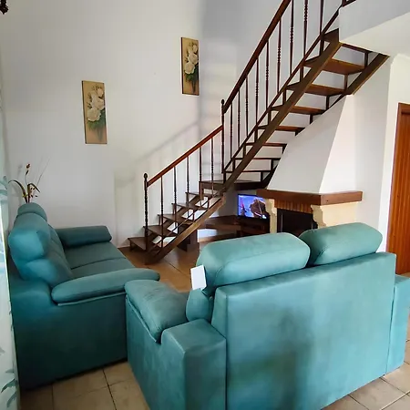 Chalet De 2 Plantas Con Jardin, Piscina, Wifi Y Parking Privado - Es-180-314