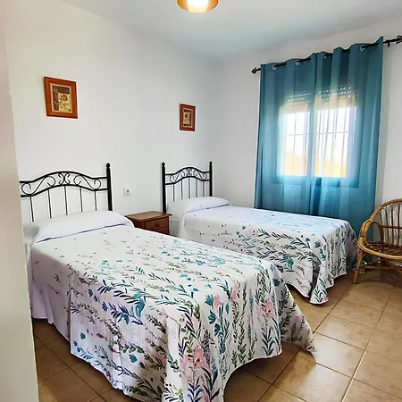 Chalet De 2 Plantas Con Jardin, Piscina, Wifi Y Parking Privado - Es-180-314 Villa *